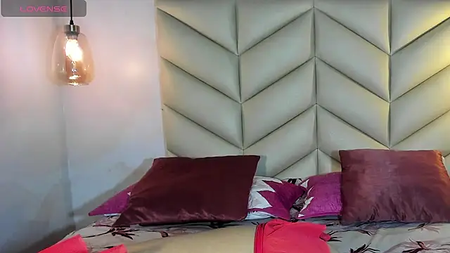 SheyLopez online show from November 4, 2025, 3:10 am