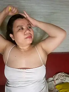 Snapshot of hotlyn45 chatting on April 9, 2026, 7:20 pm hotlyn45 online show from April 9, 2026, 7:20 pm