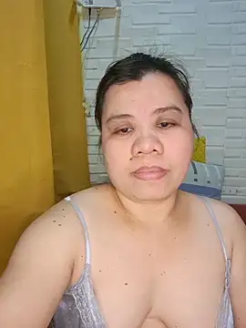 Snapshot of hotlyn45 chatting on February 18, 2026, 2:20 am hotlyn45 online show from February 18, 2026, 2:20 am