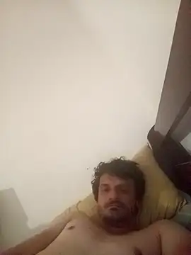 Snapshot of PleasingDavid1993 chatting on October 16, 2025, 10:40 pm PleasingDavid1993 online show from October 16, 2025, 10:40 pm