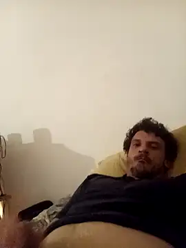 Snapshot of PleasingDavid1993 chatting on October 14, 2025, 3:40 am PleasingDavid1993 online show from October 14, 2025, 3:40 am