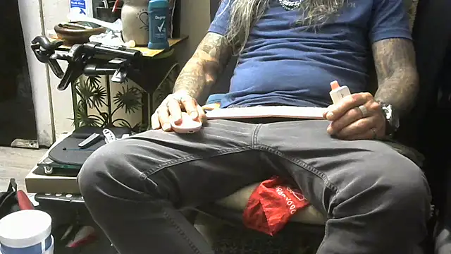 crassanova online show from April 5, 2026, 10:22 am