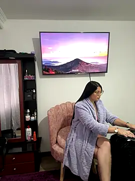 Zui Rouse online show from October 21, 2025, 10:58 am