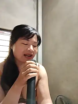 kute-00 online show from November 22, 2025, 3:05 am