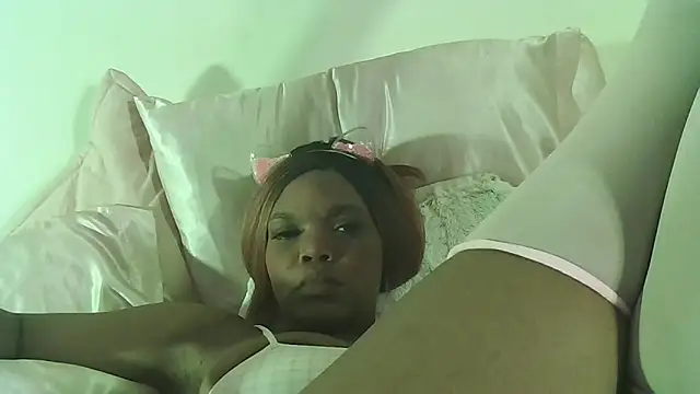 LunaNova999 online show from September 25, 2025, 2:17 am