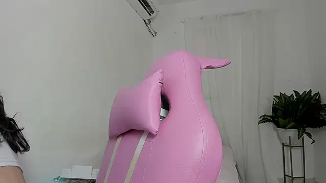 Laura and Kevin online show from January 16, 2026, 8:35 pm