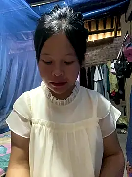 Snapshot of O_o_UwU_o_O chatting on October 13, 2025, 2:02 am O o UwU o O online show from October 13, 2025, 2:02 am