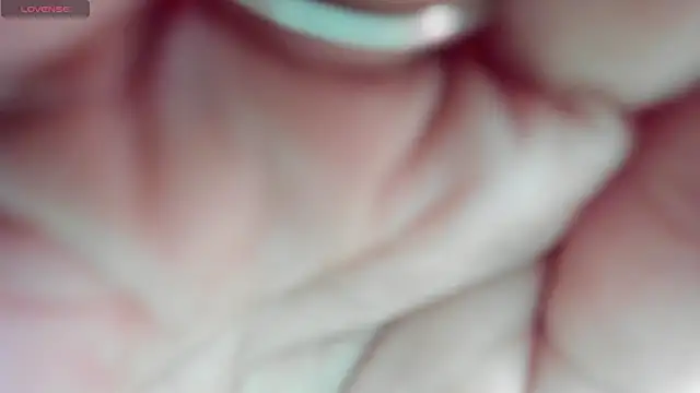 Snapshot of moonligth18 chatting on May 19, 2026, 8:49 pm moonligth18 online show from May 19, 2026, 8:49 pm