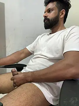 Vineeth3906 online show from August 3, 2026, 9:15 am