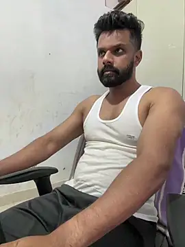 Vineeth3906 online show from June 27, 2026, 7:03 am