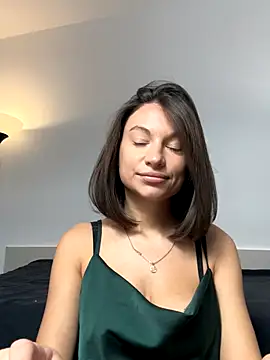 KellySmitS online show from November 15, 2025, 7:12 am