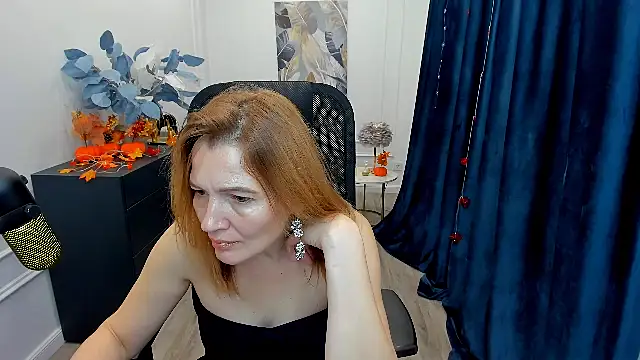 NikaStraitlive online show from October 21, 2025, 8:52 pm