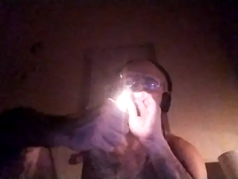 alex87daco online show from May 18, 2026, 3:39 am