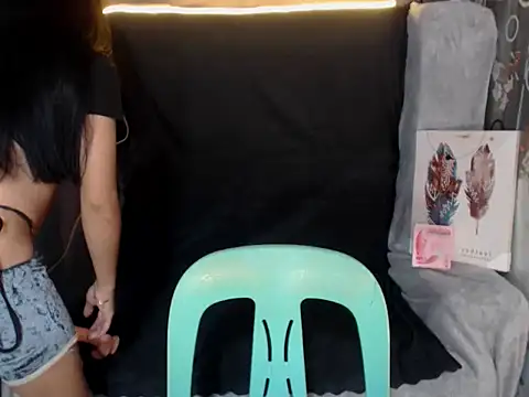 SerenityFoxx online show from November 9, 2025, 5:17 pm