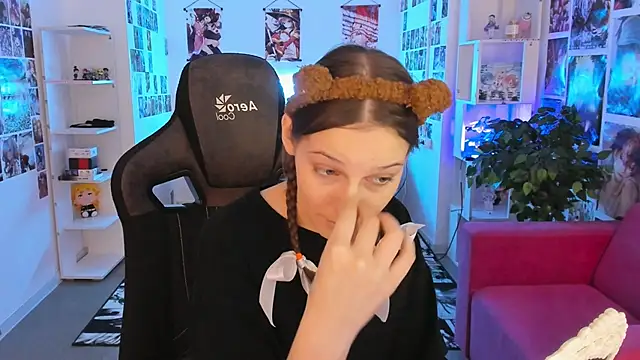 JenniferKiim online show from February 21, 2026, 8:38 am