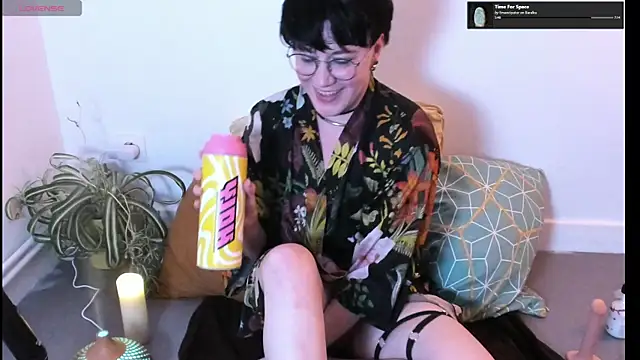 MossPrince online show from September 30, 2025, 7:42 pm