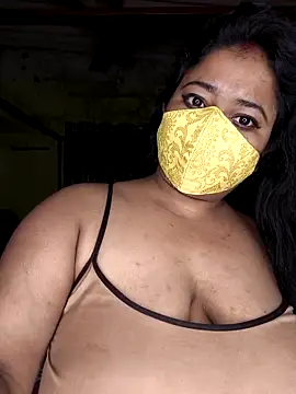 Smile-quien online show from February 15, 2026, 3:18 am