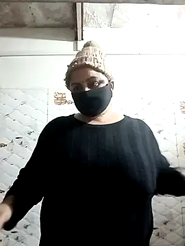 Rakhi sawant143 online show from December 14, 2025, 4:01 pm