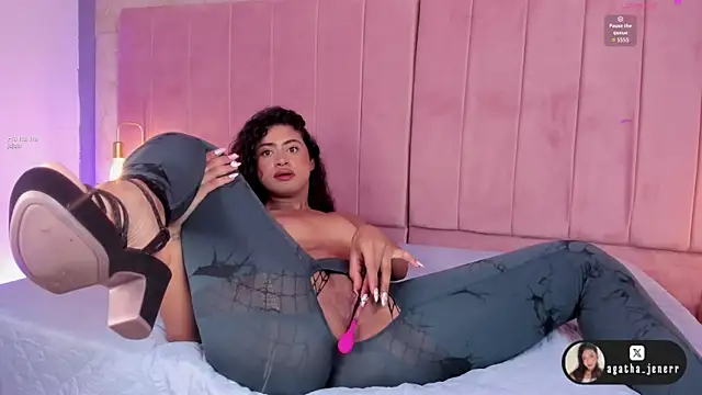 Snapshot of agatha_jener chatting on September 12, 2025, 1:44 pm agatha jener online show from September 12, 2025, 1:44 pm