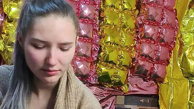  kikiclark   online show from April 15, 2026, 8:31 pm