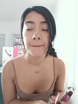 Lucianaa Guerra online show from May 21, 2026, 1:41 pm