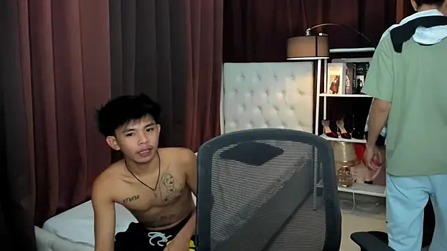 Snapshot of xxxhugecocktwinkxxx chatting on October 12, 2025, 6:31 pm xxxhugecocktwinkxxx online show from October 12, 2025, 6:31 pm