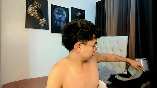 mightyhotcock online show from October 12, 2025, 5:03 pm