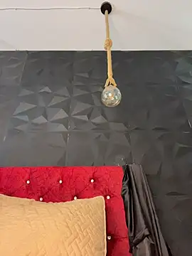 Juanita-Diaz online show from December 2, 2025, 8:32 pm