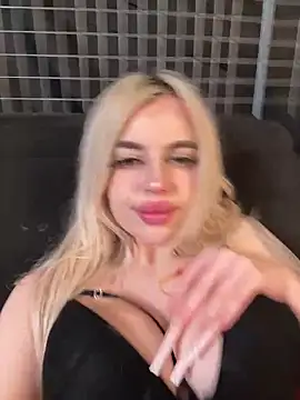 Steffi Snowbunny online show from February 1, 2026, 10:08 pm