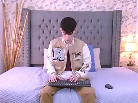 Luke Carter online show from September 22, 2025, 1:06 pm