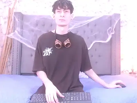 Luke Carter online show from October 31, 2025, 1:08 pm