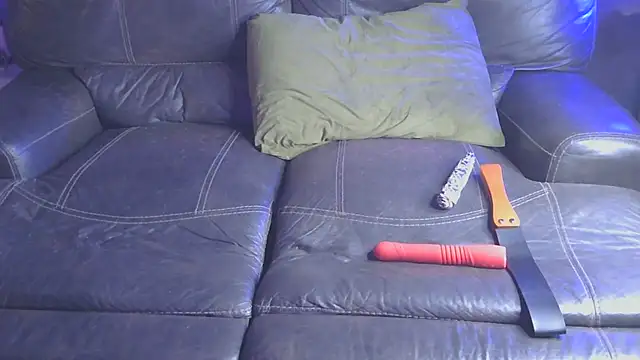 Snapshot of mmmminaDarling chatting on December 17, 2025, 5:34 am mmmminaDarling online show from December 17, 2025, 5:34 am