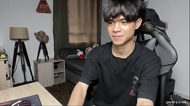 Snapshot of OopsAgain_ chatting on February 22, 2026, 10:22 pm OopsAgain online show from February 22, 2026, 10:22 pm