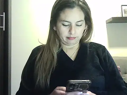 Valery  Rouse  online show from April 16, 2026, 10:12 pm