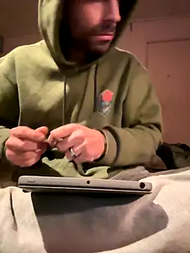 Snapshot of s-n_love_play chatting on November 12, 2025, 9:13 am s-n love play online show from November 12, 2025, 9:13 am