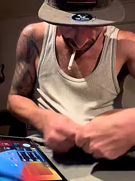 Snapshot of s-n_love_play chatting on November 11, 2025, 12:00 pm s-n love play online show from November 11, 2025, 12:00 pm