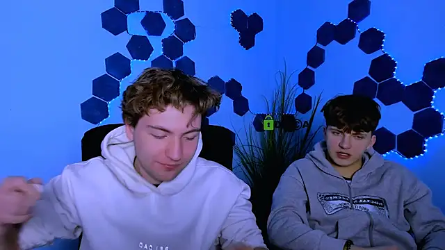 travis wolf  online show from March 3, 2026, 9:27 am