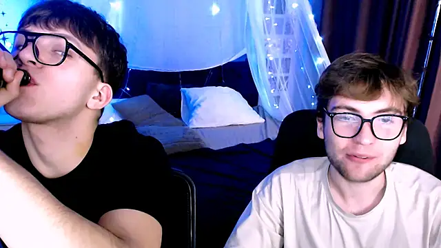 travis wolf  online show from November 20, 2025, 8:42 pm