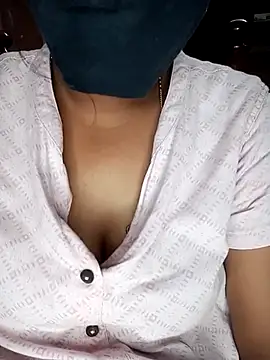 Snapshot of SindhuHappy chatting on September 13, 2025, 1:33 pm SindhuHappy online show from September 13, 2025, 1:33 pm