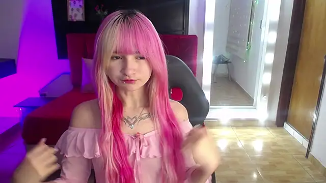  Charlotte Collins  online show from May 30, 2026, 3:17 pm