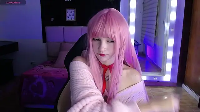  Charlotte Collins  online show from December 5, 2025, 2:37 pm