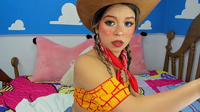 miss  evolet online show from October 31, 2025, 11:07 am