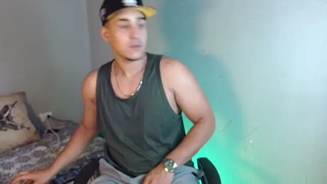 massimo vidal  online show from November 9, 2025, 2:59 am