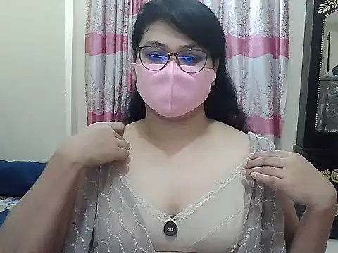 Snapshot of Elena_cruz5 chatting on September 15, 2025, 5:57 pm Elena cruz5 online show from September 15, 2025, 5:57 pm