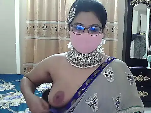 Snapshot of Elena_cruz5 chatting on October 4, 2025, 3:46 pm Elena cruz5 online show from October 4, 2025, 3:46 pm