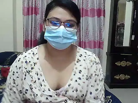 Snapshot of Elena_cruz5 chatting on September 19, 2025, 3:49 pm Elena cruz5 online show from September 19, 2025, 3:49 pm