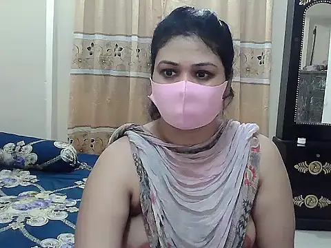 Snapshot of Elena_cruz5 chatting on October 15, 2025, 2:03 pm Elena cruz5 online show from October 15, 2025, 2:03 pm