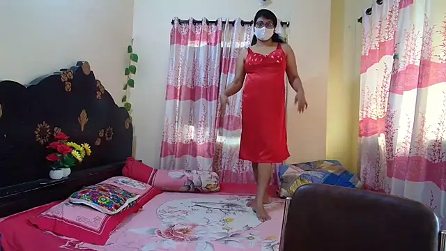 Snapshot of Elena_cruz5 chatting on February 24, 2026, 3:40 am Elena cruz5 online show from February 24, 2026, 3:40 am