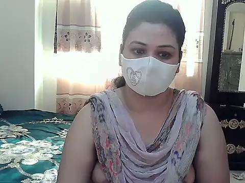 Snapshot of Elena_cruz5 chatting on October 15, 2025, 1:59 am Elena cruz5 online show from October 15, 2025, 1:59 am