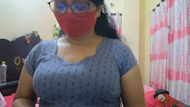 Snapshot of Elena_cruz5 chatting on February 6, 2026, 3:41 pm Elena cruz5 online show from February 6, 2026, 3:41 pm